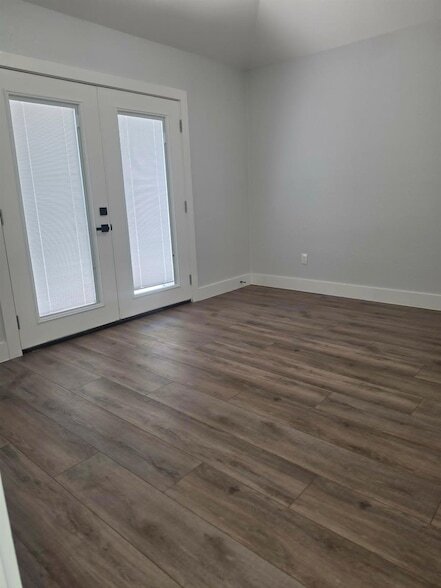 Building Photo - 845 Topaz Ln
