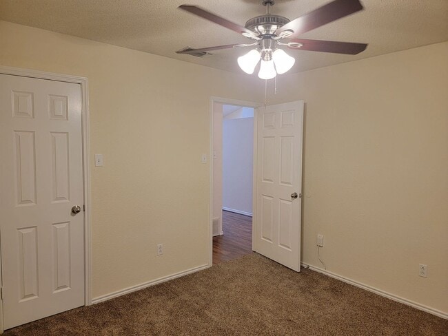 Building Photo - Awesome 3/2/2 in Southwest Lubbock