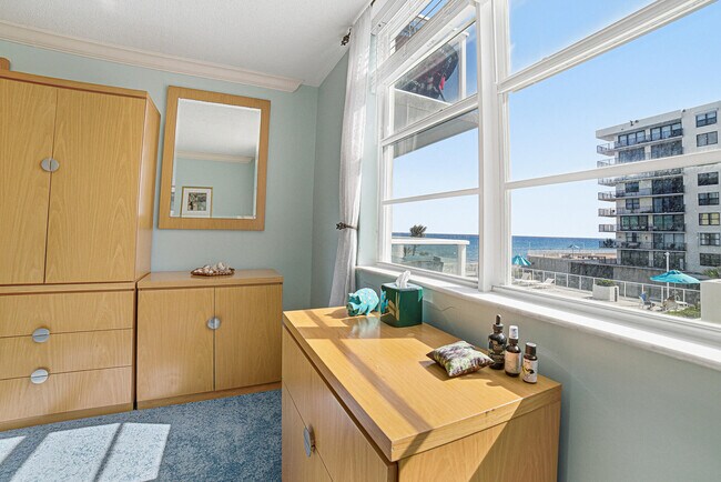 Building Photo - 3450 S Ocean Blvd