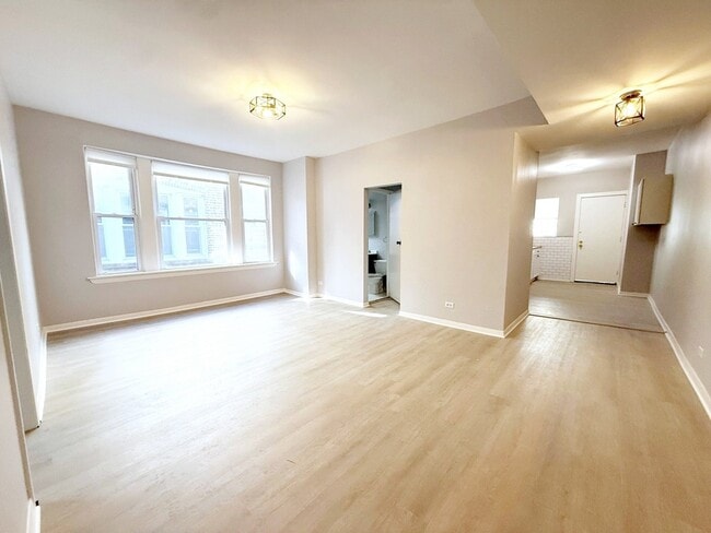 Building Photo - 902 W Margate Terrace