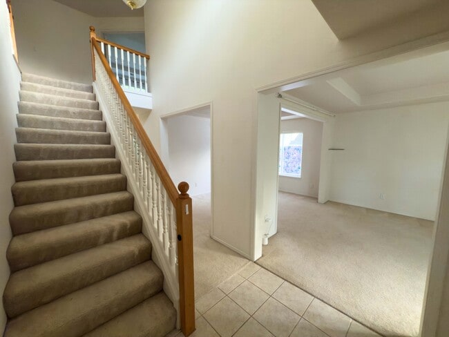 Building Photo - 4630 NW White Mountain Terrace