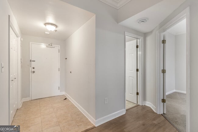 Building Photo - 2161 Peachtree Rd NE