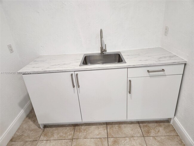 Building Photo - 22020 SW 100th Pl