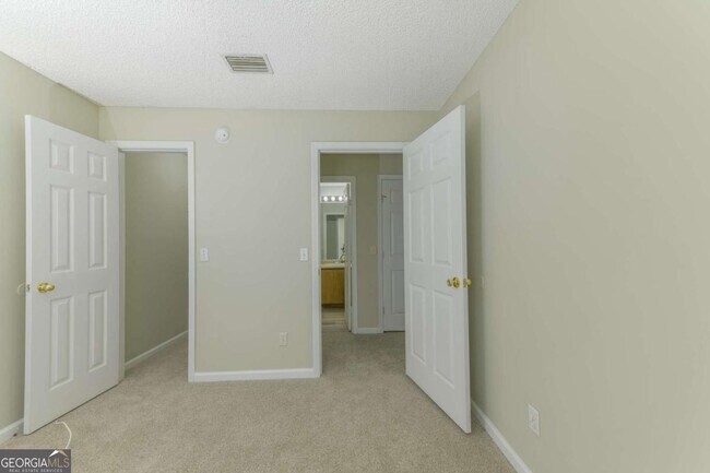 Building Photo - 426 Admiral's Walk Dr