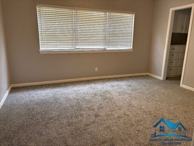 Building Photo - 2661 Oxford Ave