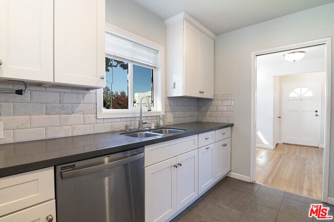 Building Photo - 6322 W 79th St