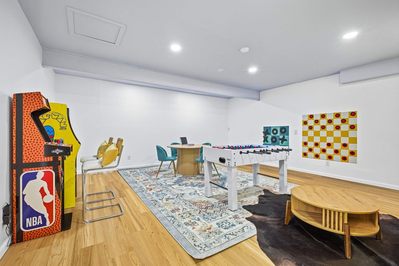 Building Photo - 12 Apple Tree Way