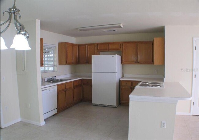 Building Photo - 5205 SW 97th Dr