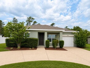 Building Photo - Beautiful 4 bedroom 2 bath home in Marion Oaks!