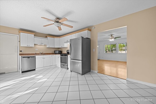 Building Photo - 295 Frederick Ct