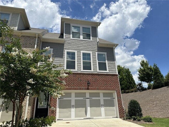 Primary Photo - 3000 Regal Crown Dr