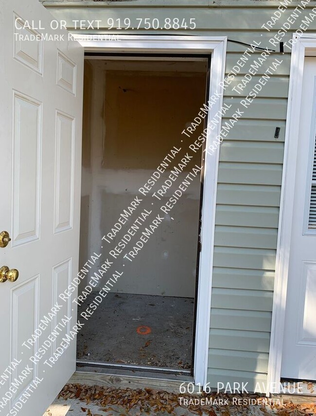 Building Photo - 6016 Park Ave