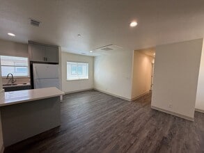 Building Photo - Free Month of Rent for Move in before Dec 1st - Brand New Upstairs 3 Bedroom Apartment