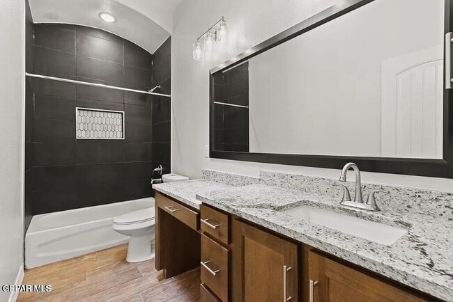 Building Photo - 408 Davis Greenwood Ct