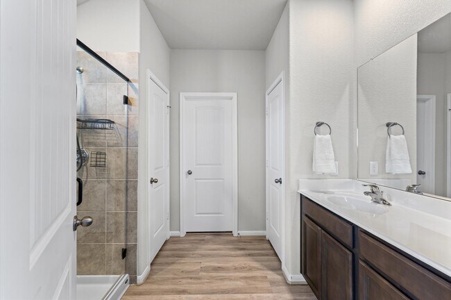 Building Photo - 5343 Marisol Cv Dr