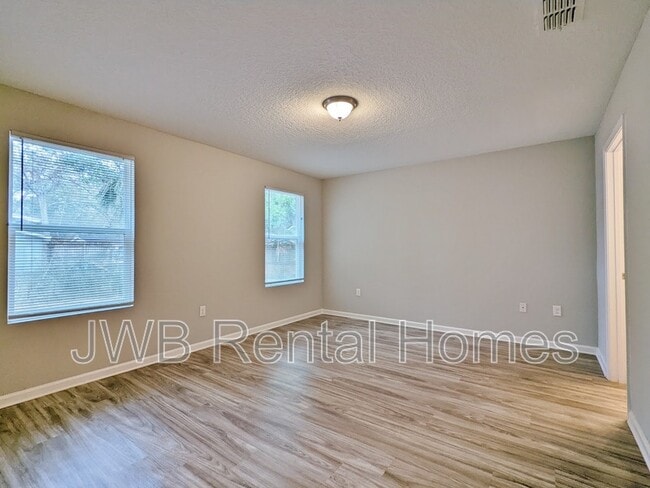 Building Photo - 3250 El Morro Dr E