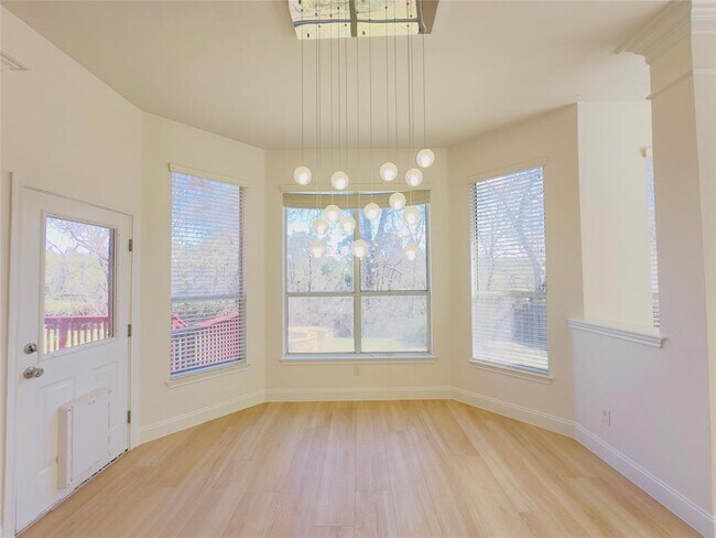 Building Photo - 621 S Lynnwood Trail