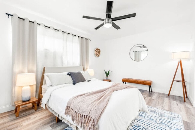 Building Photo - 1271 Woodlawn St