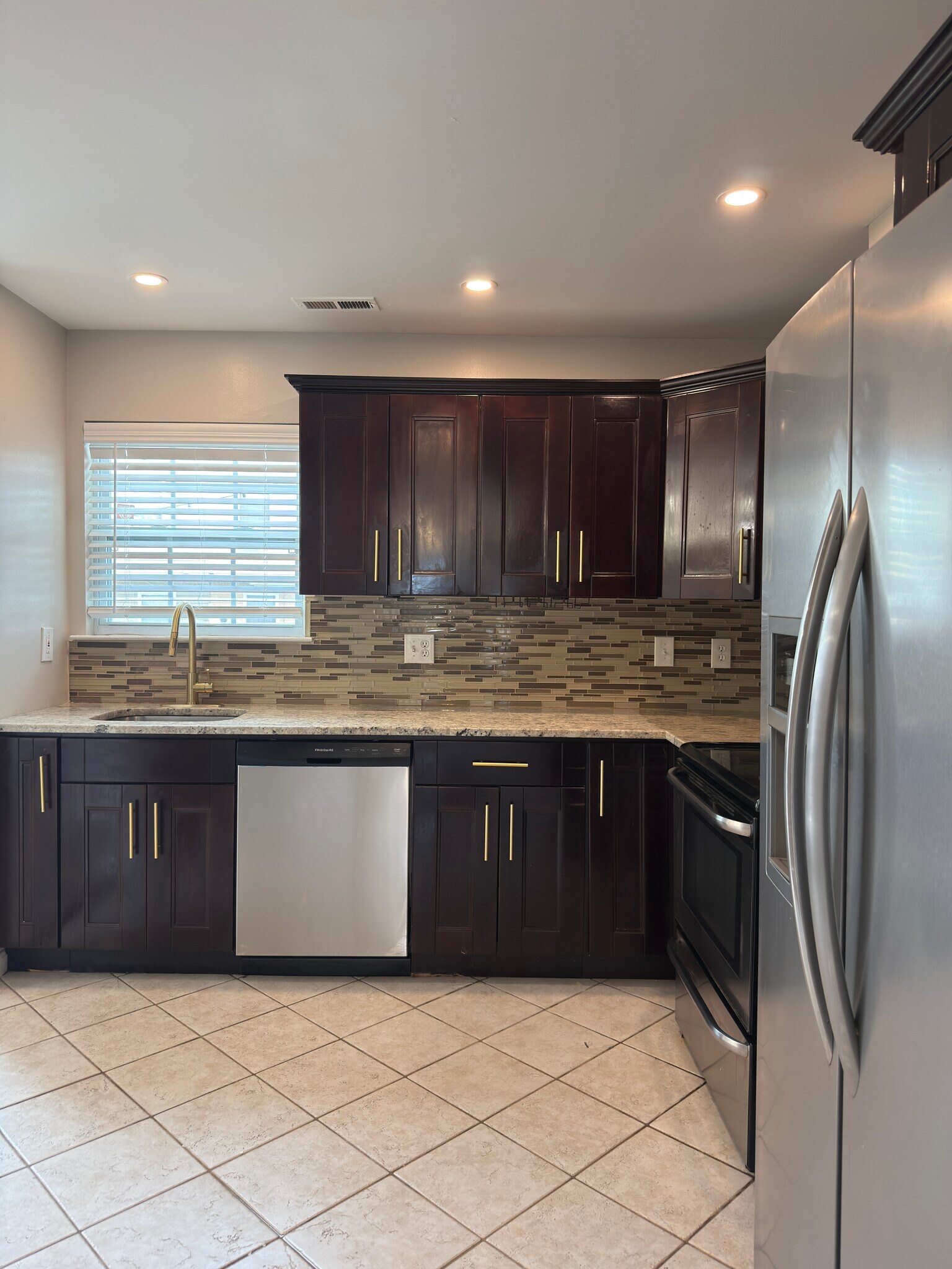 Building Photo - 1706 Tulip Ave