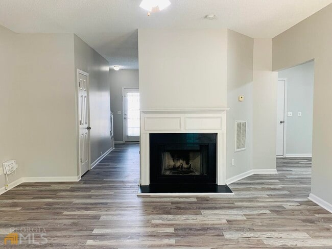 Building Photo - 221 Southwind Ln