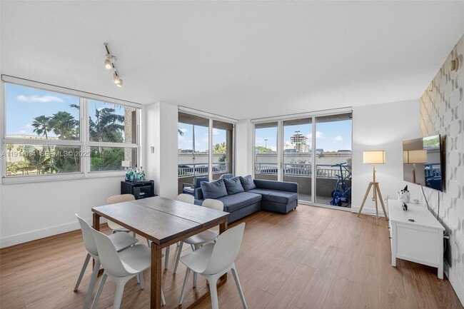 Building Photo - 19501 W Country Club Dr