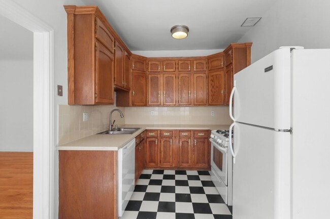 Building Photo - 6282 Commodore Sloat Dr