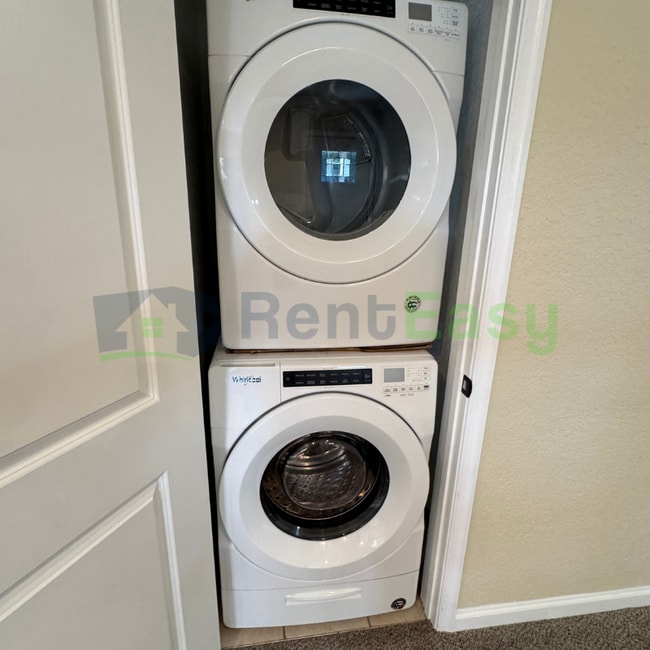 Building Photo - 949 Redwood Cir