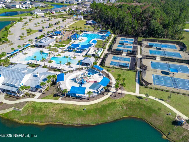 Building Photo - 210 Thistleton Wy