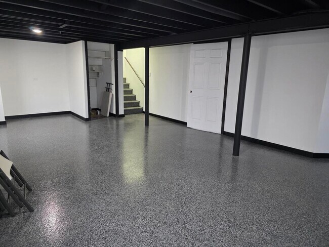 Building Photo - 14716 Dorchester Ave