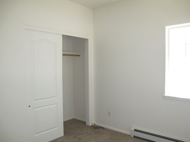 Building Photo - 2479 Wellington Ct