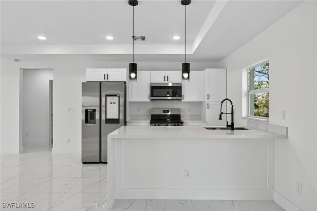 Building Photo - 366 Butler Ave S