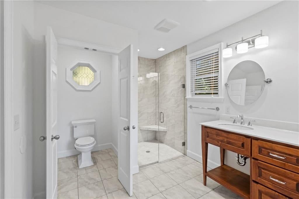 Building Photo - 1340 Cumberland Dr