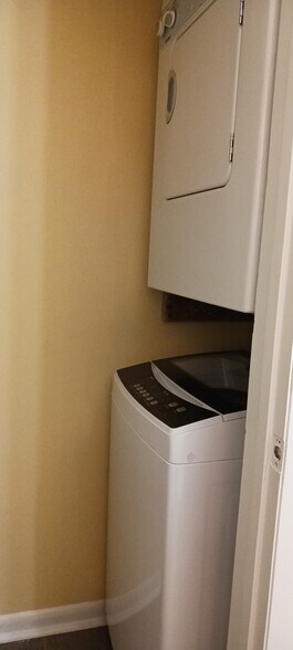Washer and Dryer - 3009 Huntleigh Dr