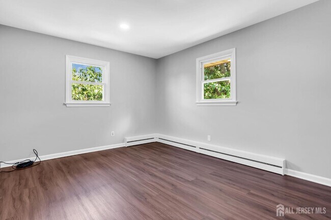 Building Photo - 368-70-370 Voorhees Ave