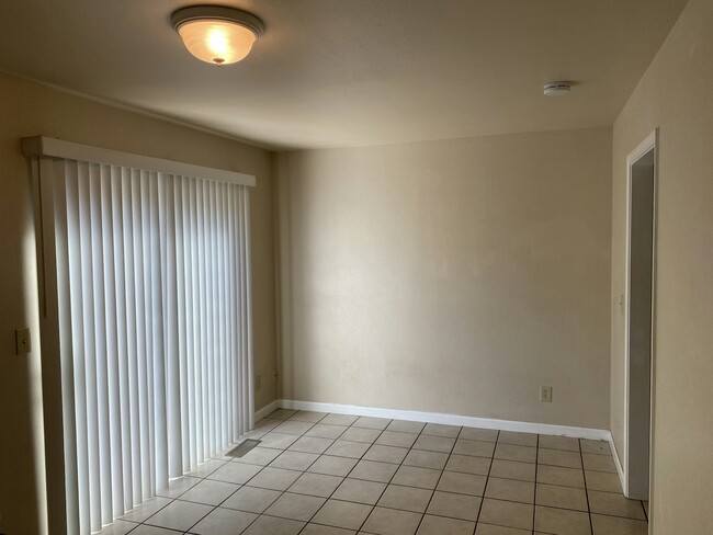 Building Photo - 17280 Markross Ct