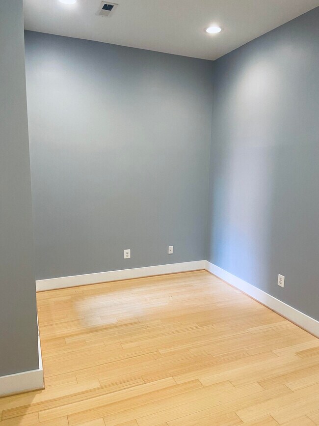 Guest bedroom - 1303 Clifton St NW