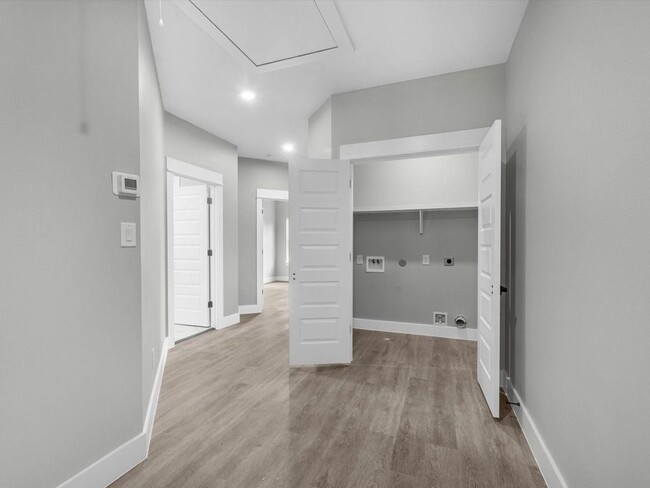 Building Photo - 1084 Junell St