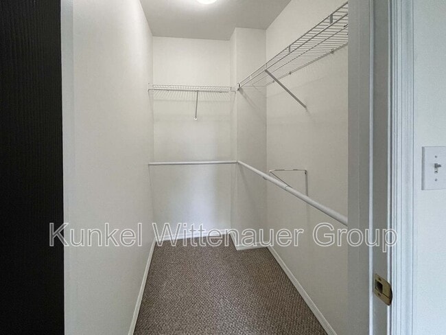 Building Photo - 2746 Brookrun Dr