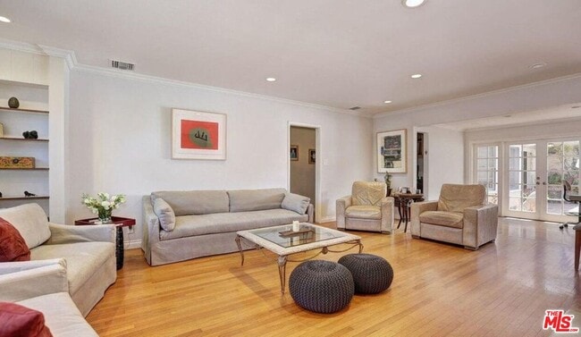 Building Photo - 3076 Earlmar Dr