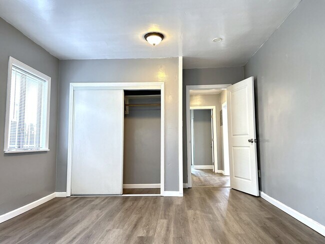 Building Photo - 574 Duboce Ave