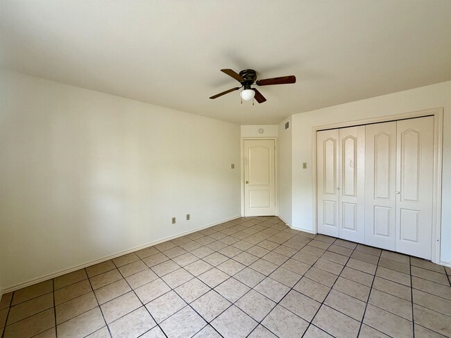 Building Photo - 206 E Canal St