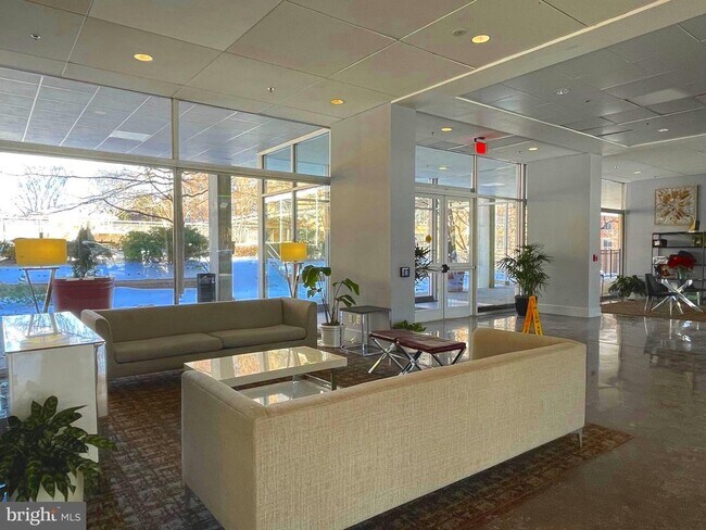 Building Photo - 800 4th St SW