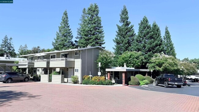 Building Photo - 394 Ilo Ln