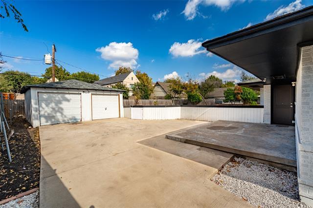 Building Photo - 6207 Royal Ln