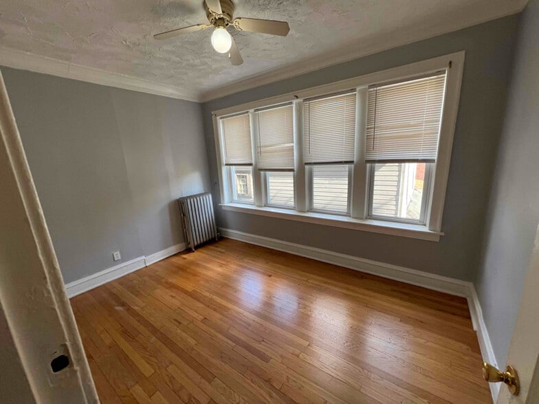 Building Photo - 7931 S Manistee Ave