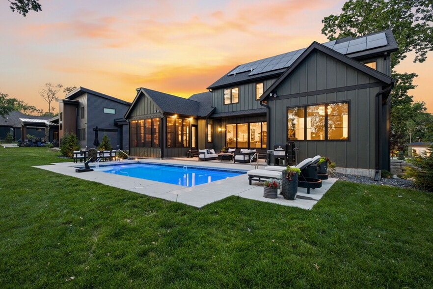 Building Photo - 4937 Championship Cir