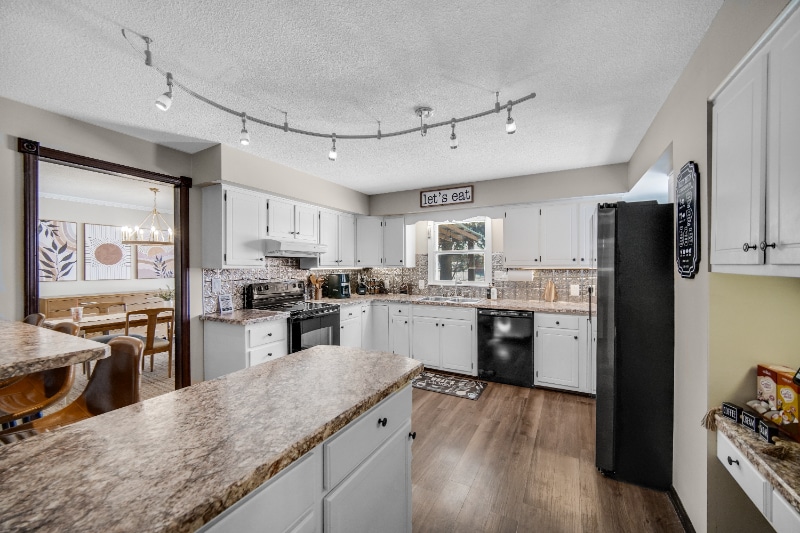 Building Photo - 454 Francis St