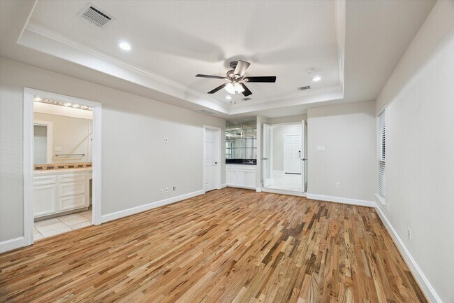 Building Photo - 2103 Hazard St