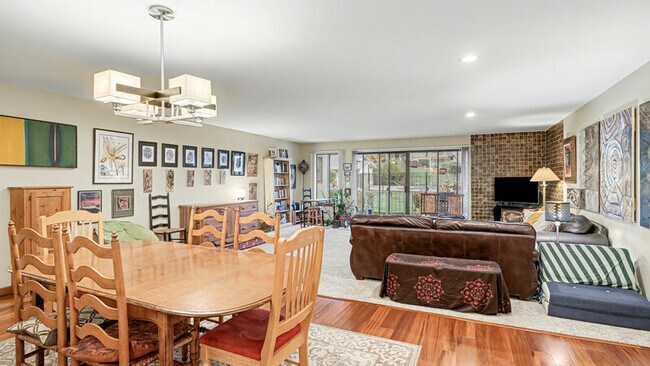 Building Photo - 13073 15th Ave NE