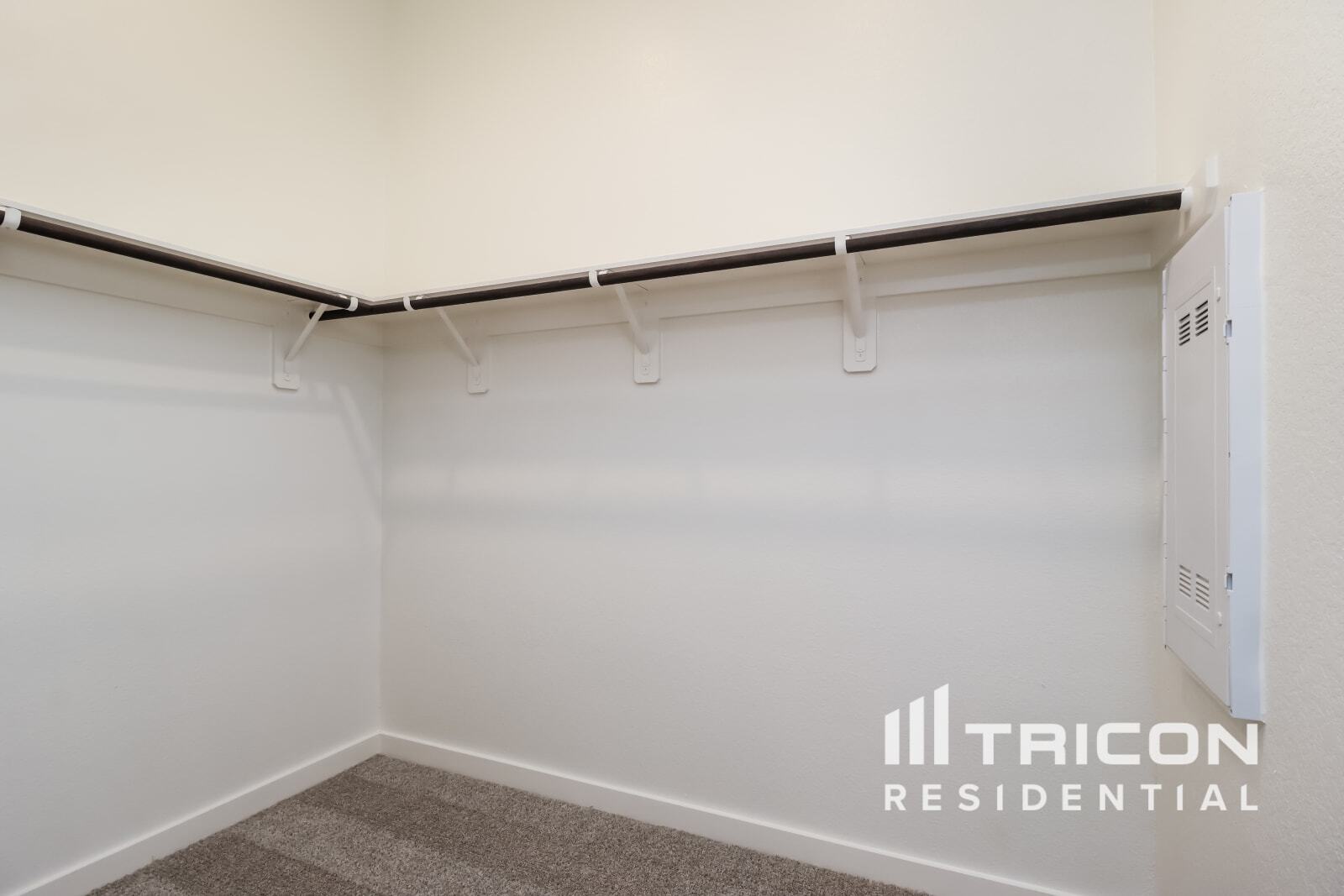 Building Photo - 9835 Willow Creek Commerce Dr